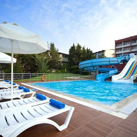 Hotell Armas Bella Luna 4*