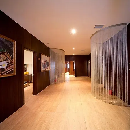 Armas Bella Luna 酒店 4*