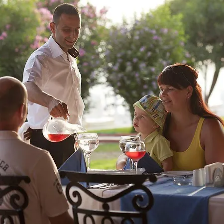 Otel Armas Bella Luna 4*