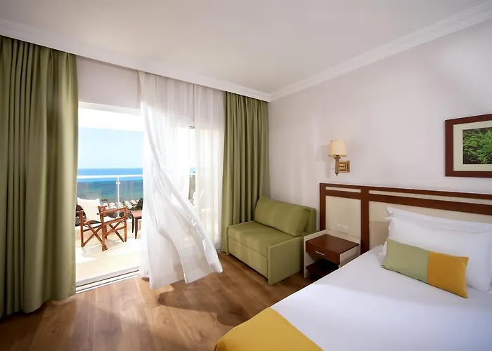 Armas Bella Luna 4* Side