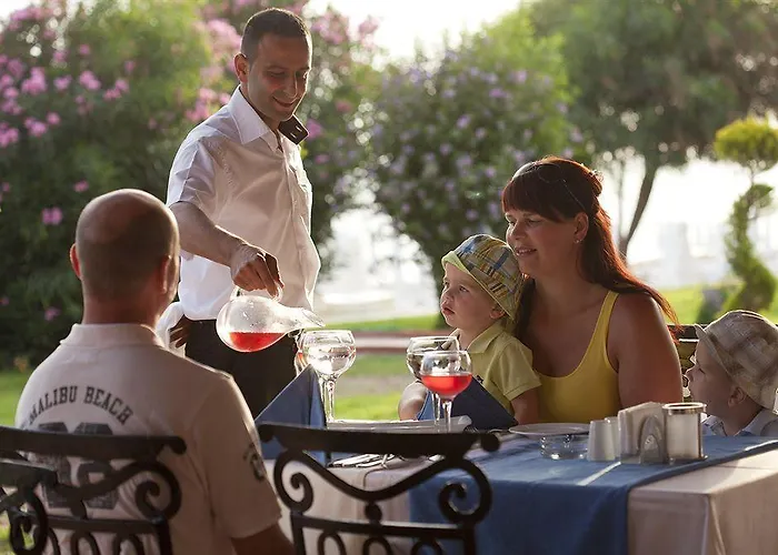 Hotell Armas Bella Luna 4*