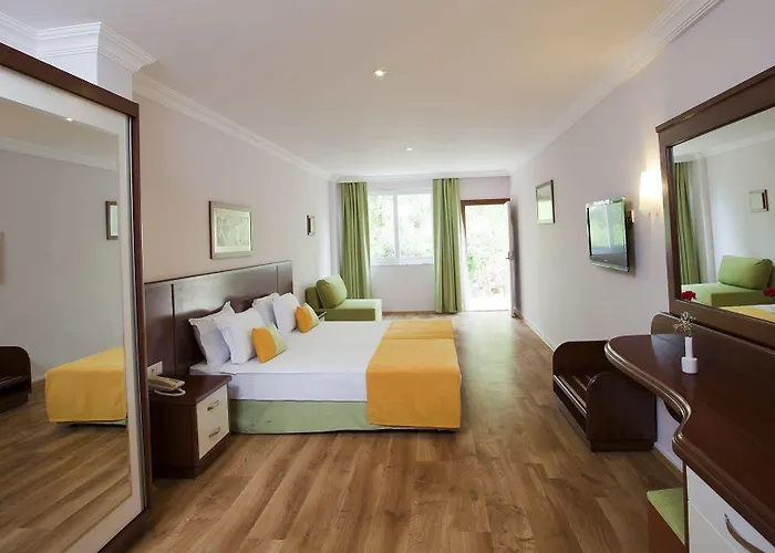 Hotell Armas Bella Luna 4*