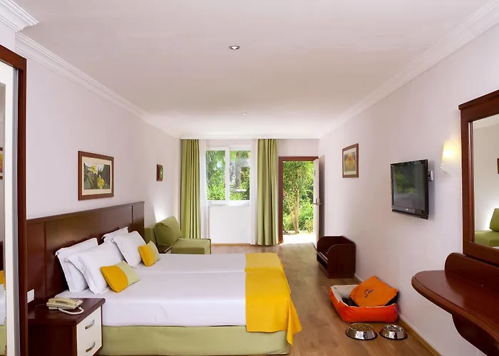 Armas Bella Luna 4* Side