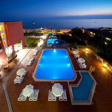 Armas Bella Luna 4* Side