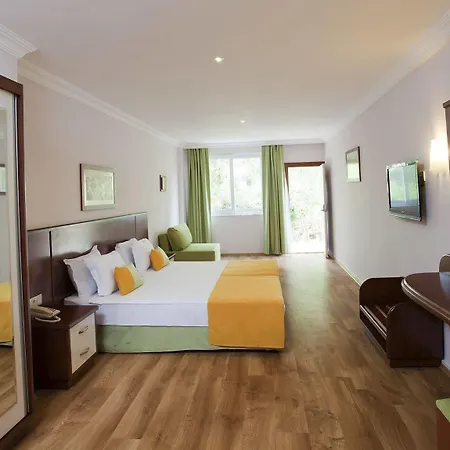 Hotel Armas Bella Luna 4*