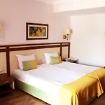 Armas Bella Luna 4* Side